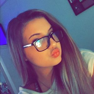 Meet your Posher, Madison